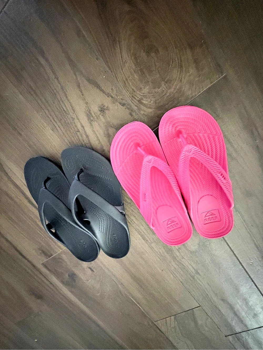 Reef Water Vista Flip Flop Sandals in Pink & croc’s Black fits 8.5